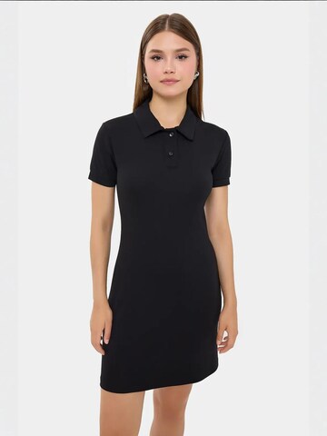 Robe Hiccup en noir : devant