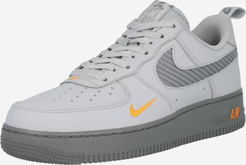 Nike Sportswear Låg sneaker 'AIR FORCE 1' i grå: framsida