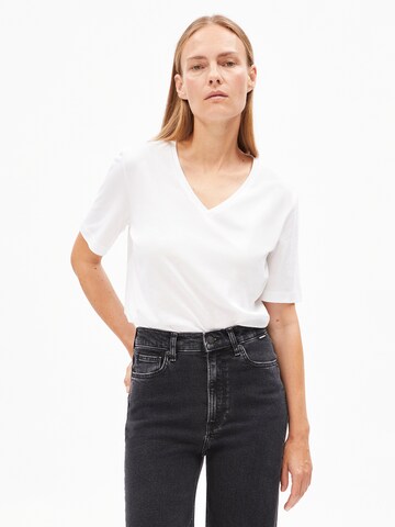 ARMEDANGELS Shirt 'LUALAA' in Wit: voorkant