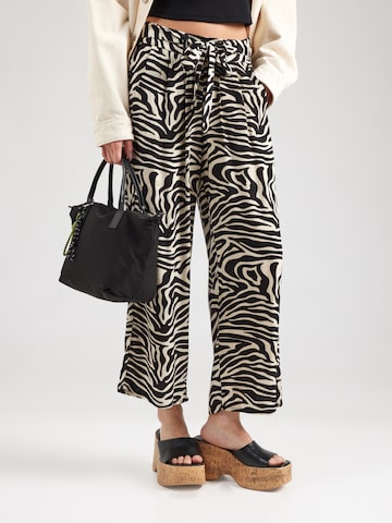 Wide leg Pantaloni con pieghe 'Ci44ra' di Hailys in nero: frontale