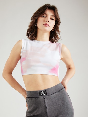 Top de la Calvin Klein Jeans pe roz: față