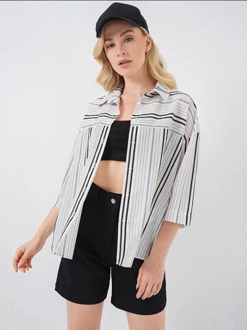 Bigdart Blouse in Wit: voorkant