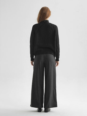 TorWeit Knit Cardigan in Black
