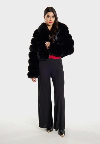 faina Talvitakki värissä musta