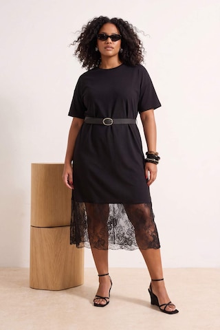 Robe Trendyol Curve en noir : devant