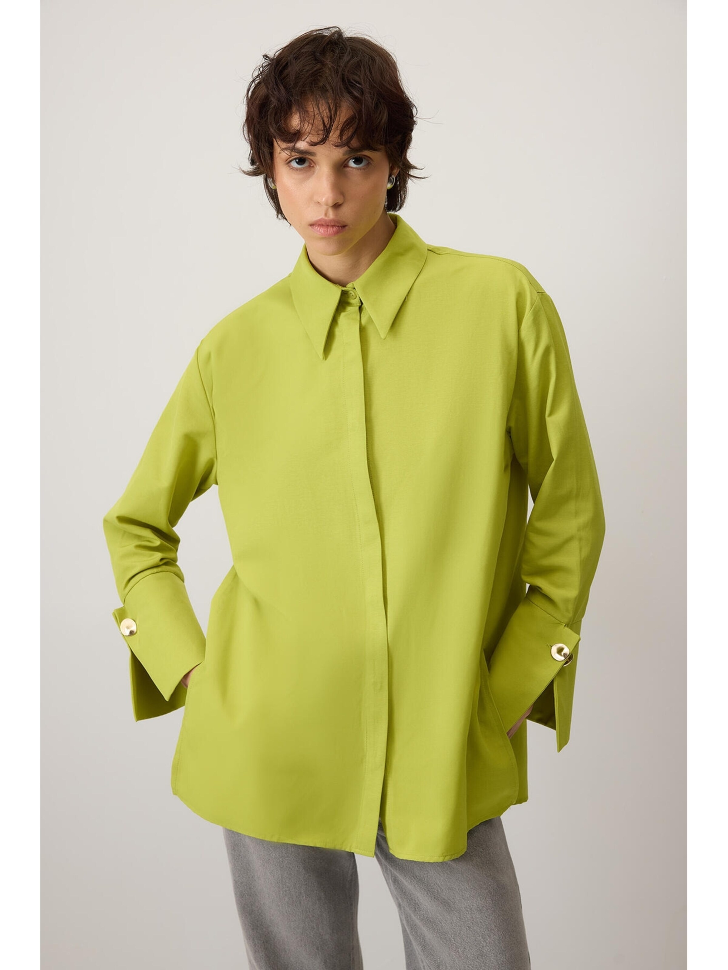 Touché Privé - Camiseta 'Poplin Shirt With Wide Cuff' en verde