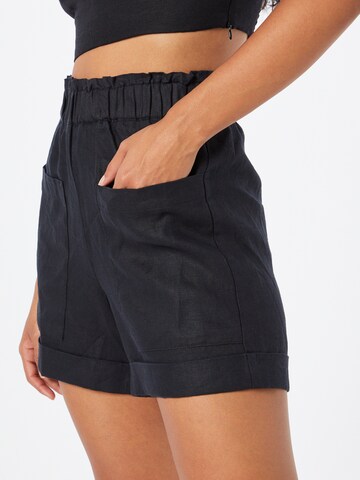 Sisley Loosefit Shorts in Schwarz