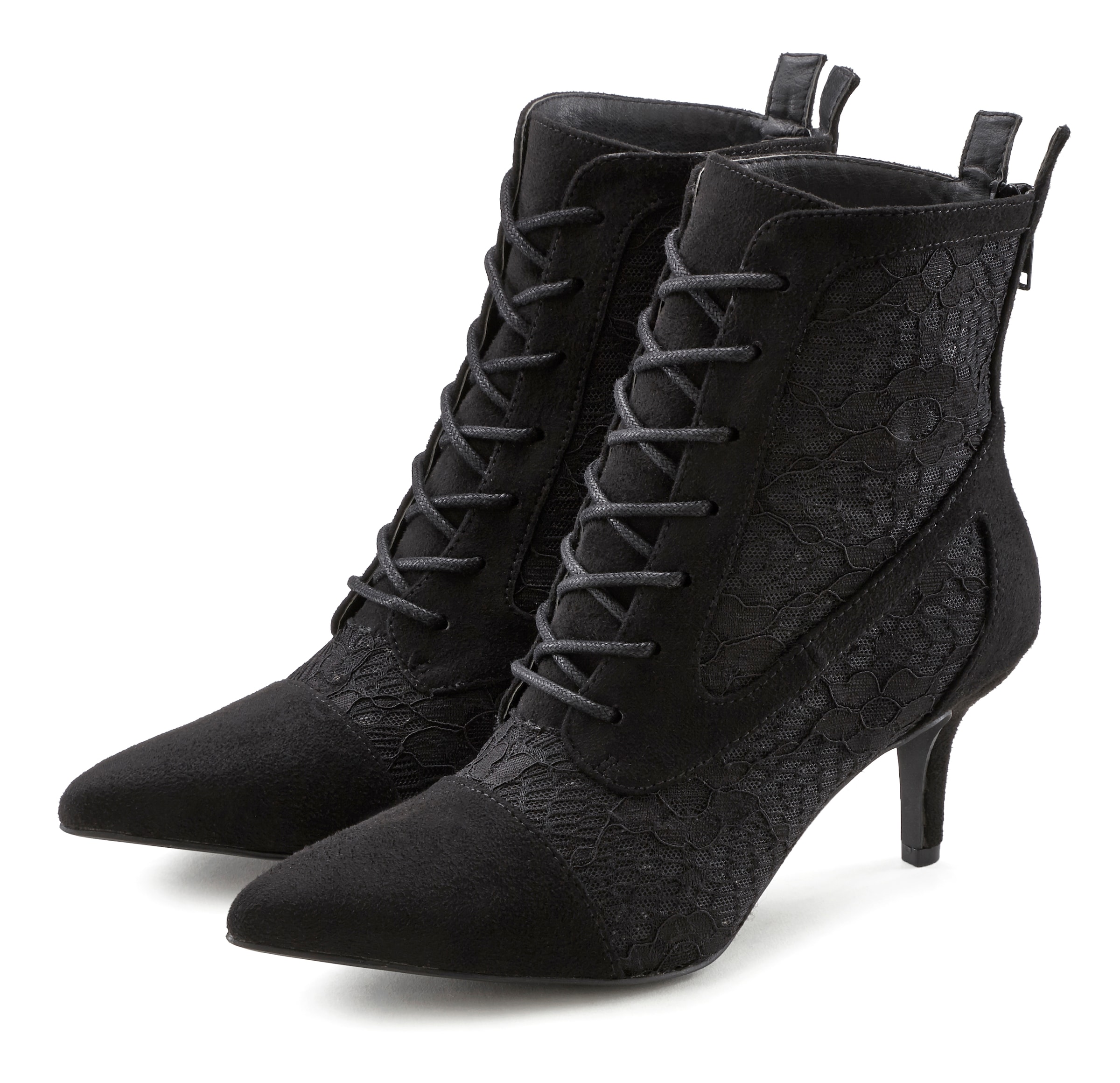 LASCANA Ботинки на шнуровке в Черный