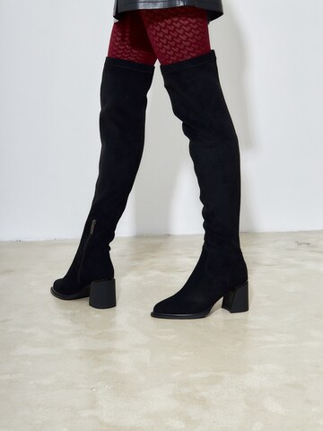 CESARE GASPARI Overknees in Black