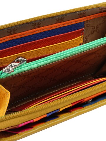 Samantha Look Wallet in Yellow