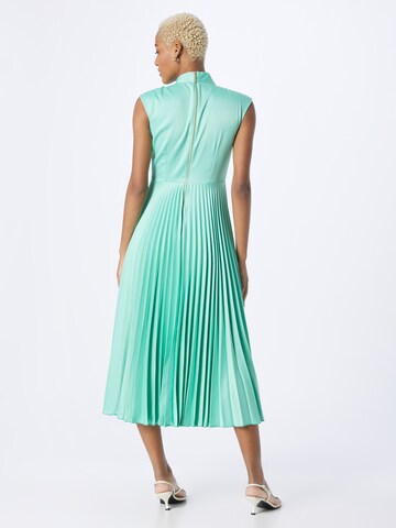 Rochie de la Closet London pe verde