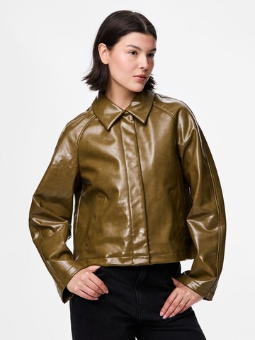 PIECES Between-season jacket 'MERRY' in Green: front