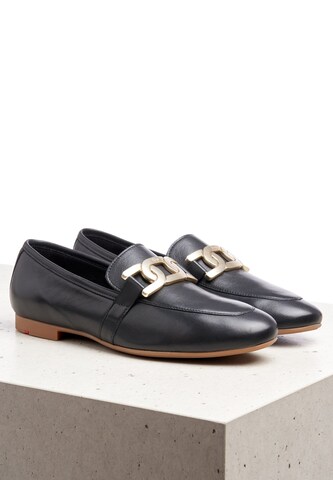 LLOYD Classic Flats in Black