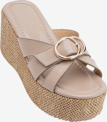 Limoya Muiltjes 'Malena' in Beige: voorkant