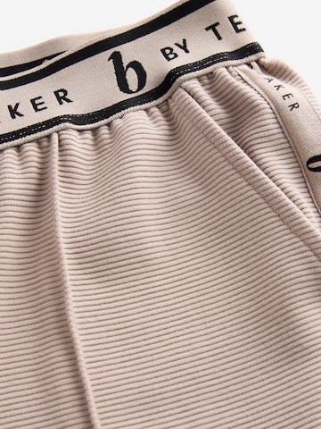 B by Ted Baker Дънки Tapered Leg Панталон с ръб в бежово