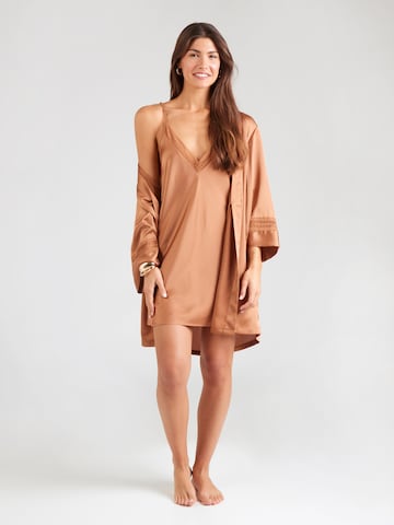 Cămăşi de noapte 'FEELING' de la ETAM pe bej