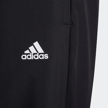 ADIDAS SPORTSWEAR Дънки Tapered Leg Спортен панталон в черно