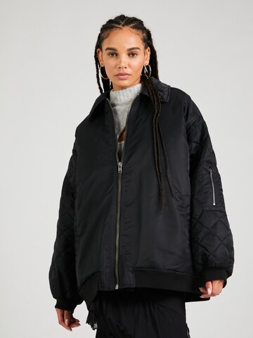 SOMETHINGNEW Between-Season Jacket 'Kara' in Black: front