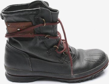 TOMMY HILFIGER Stiefeletten 41 in Schwarz: predná strana