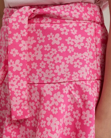 WE Fashion Regular Skirt in Pink