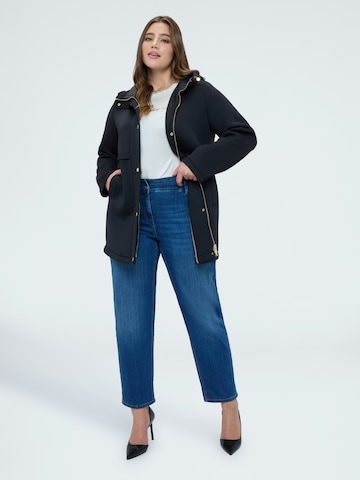 Fiorella Rubino Wintermantel in Zwart