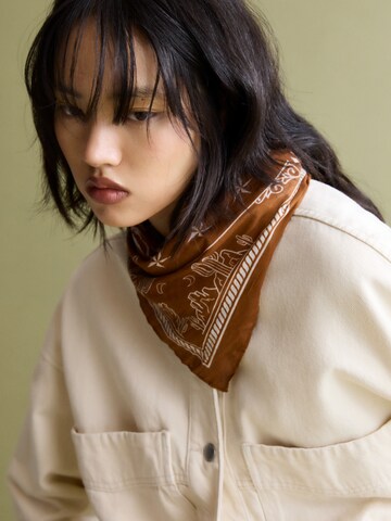 Pull&Bear Tuch in Braun
