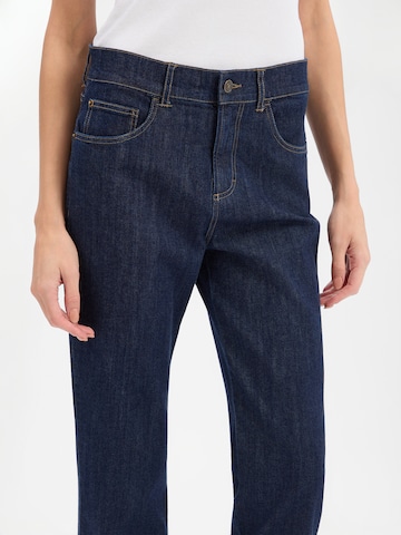 Regular Jean Marie Lund en bleu