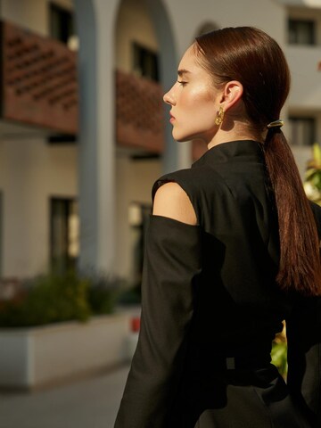 AVENUE N°29 Kjole 'Cut-out Blazer Dress With Double Belt' i sort
