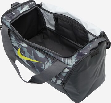 Borsa sportiva 'BRASILIA 9.5' di NIKE in grigio