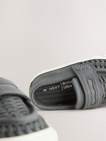 Chaussure basse Next en gris
