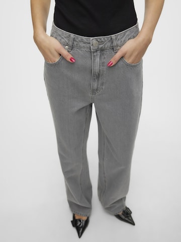 VERO MODA Wide leg Jeans 'TOKYO' in Grijs