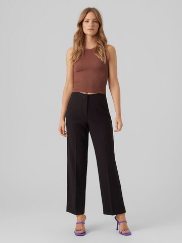 Loosefit Pantalon à plis 'Sandy' VERO MODA en noir