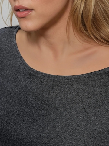 Pullover di Busem in grigio
