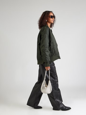 Loosefit Pantalon 'COCOON' REMAIN en noir