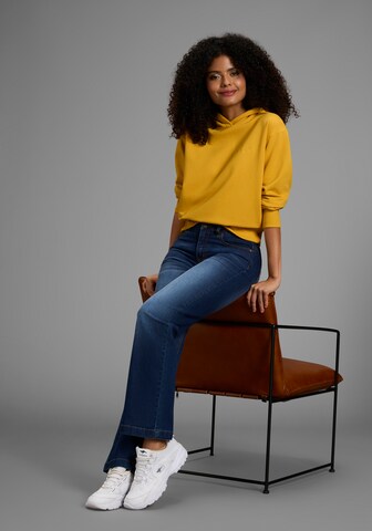 LAURA SCOTT Sweatshirt in Yellow