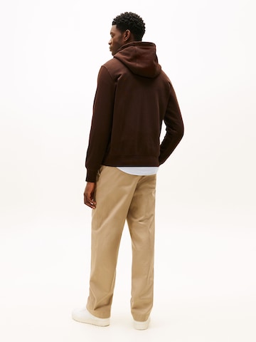 TOMMY HILFIGER Mikina 'BRAND LOVE' – hnědá