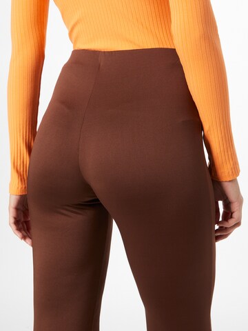 évasé Pantalon NLY by Nelly en marron