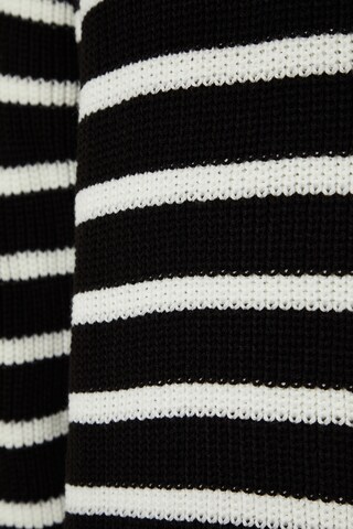 Trendyol - Pullover em preto