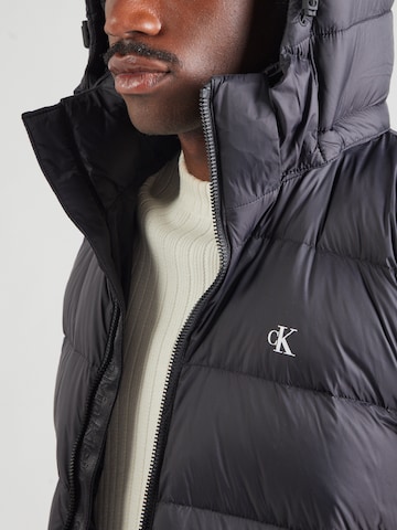 Calvin Klein Jeans - Chaleco en negro