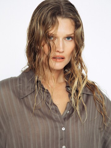 ABOUT YOU x Toni Garrn Bluse in Braun