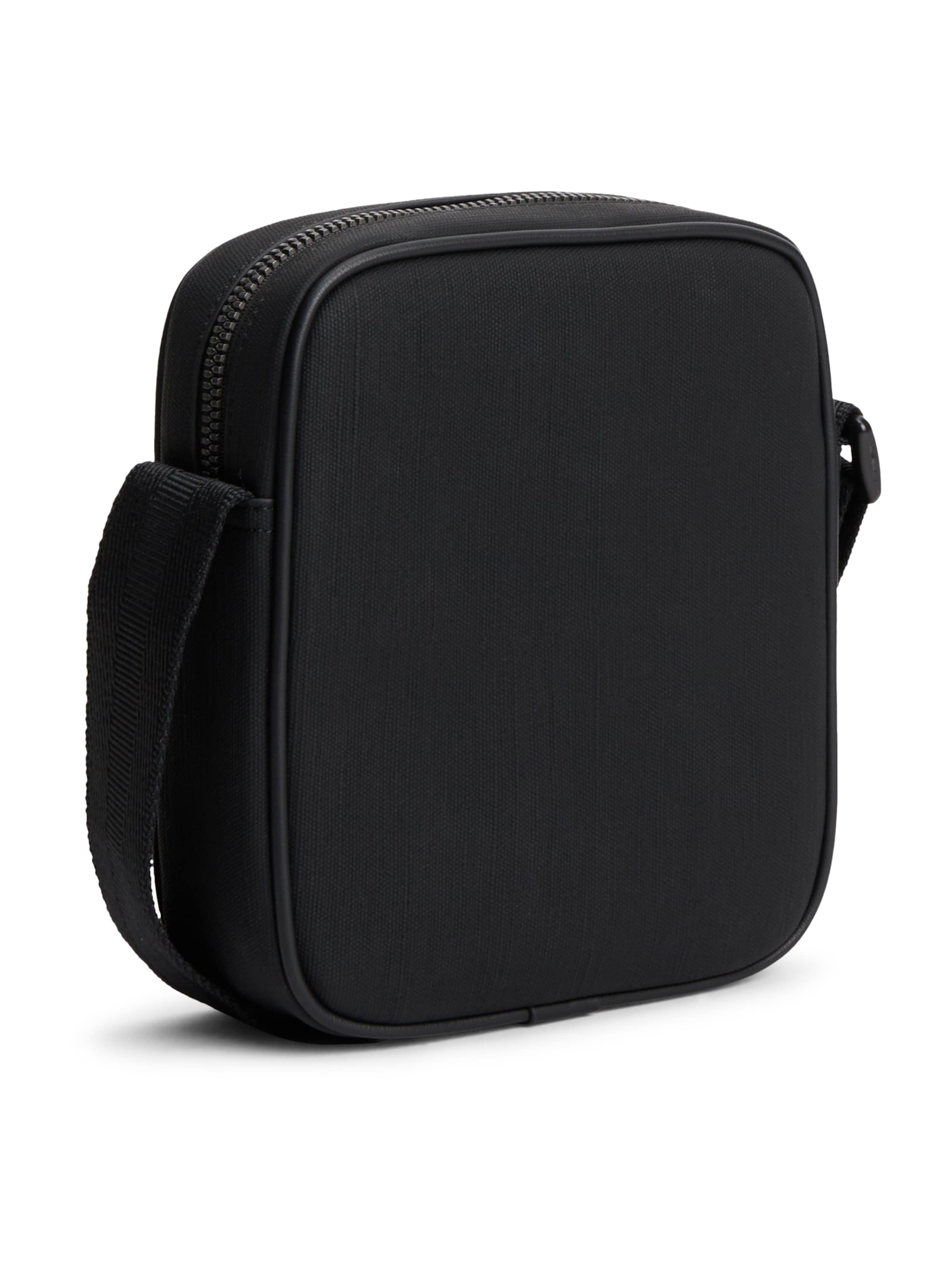 juoda TOMMY HILFIGER Rankinė su ilgu dirželiu 'FOUNDATION'