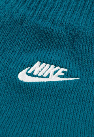 Nike Sportswear Set in Grün
