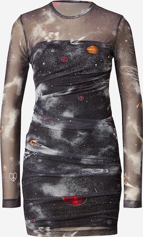 Rochie de la Moschino Jeans pe negru: față