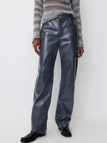 Pull&Bear Regular Pants in Grey: front