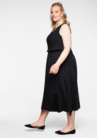 Rochie de cocktail de la SHEEGO pe negru