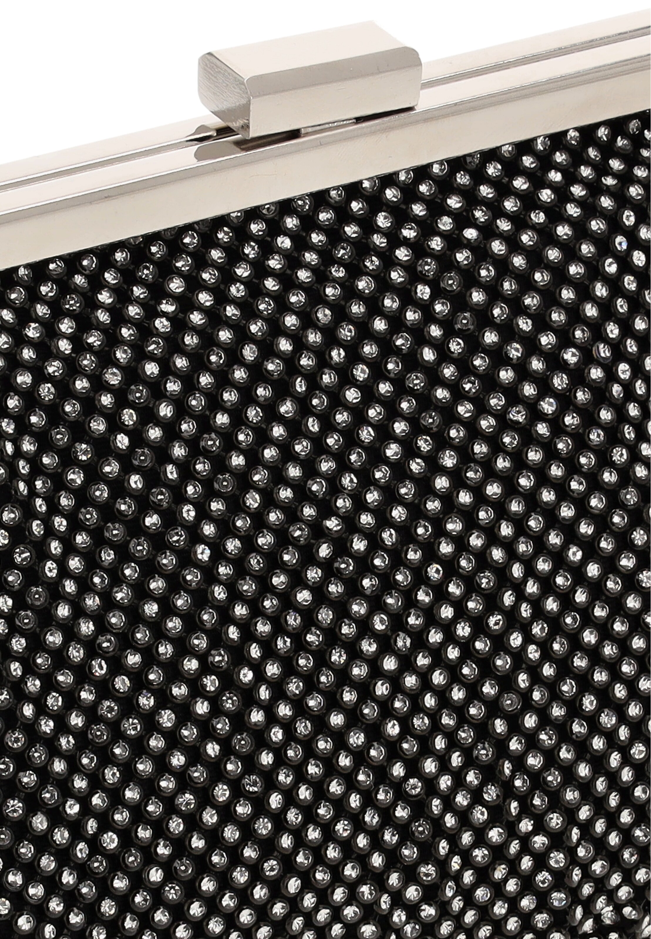 faina Κλατς σε μαύρο