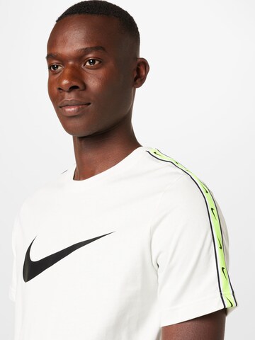 Nike Sportswear - Camiseta en blanco