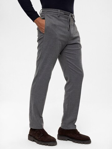 Coupe slim Pantalon Antioch en gris