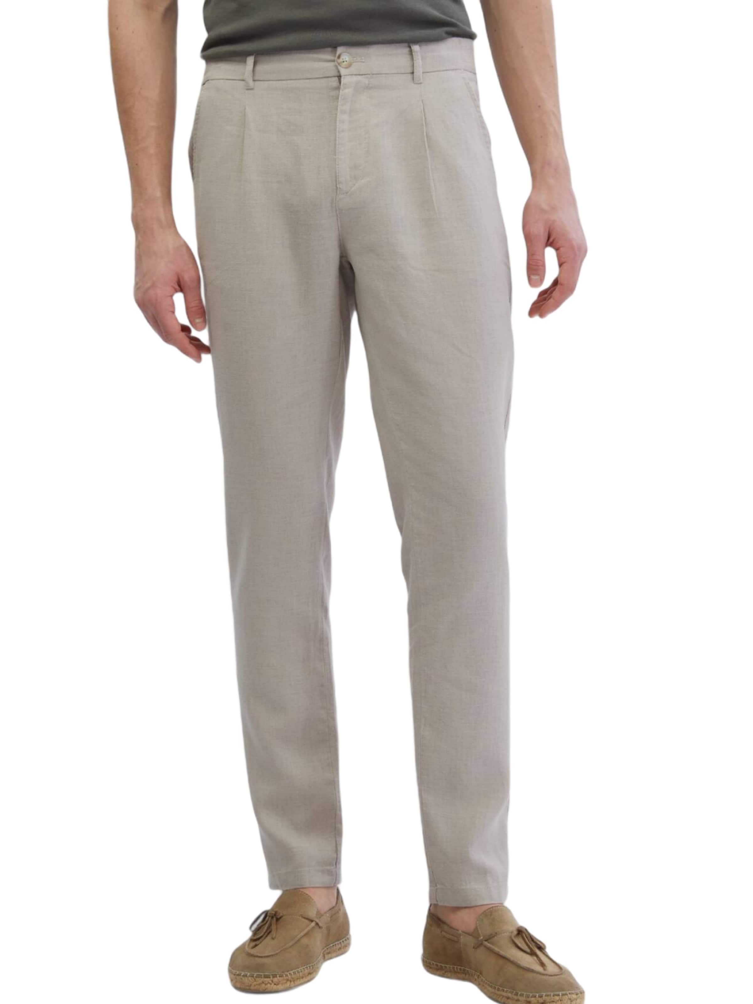 Ramsey Regular Pleat-Front Pants in Beige: front