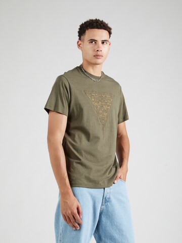 GUESS T-Shirt in Grün: Vorderseite